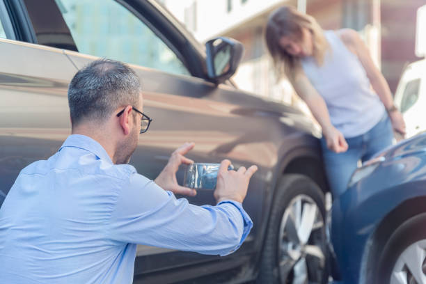 Professional Car Insurance Near Me technician working in Palos Park, IL